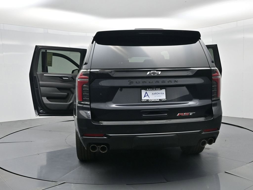 Used 2025 Chevrolet Suburban RST image 26