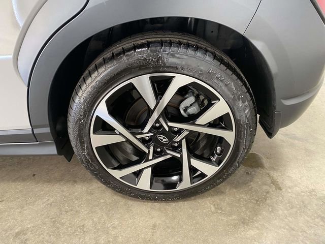 Used 2022 Hyundai Kona Limited image 7