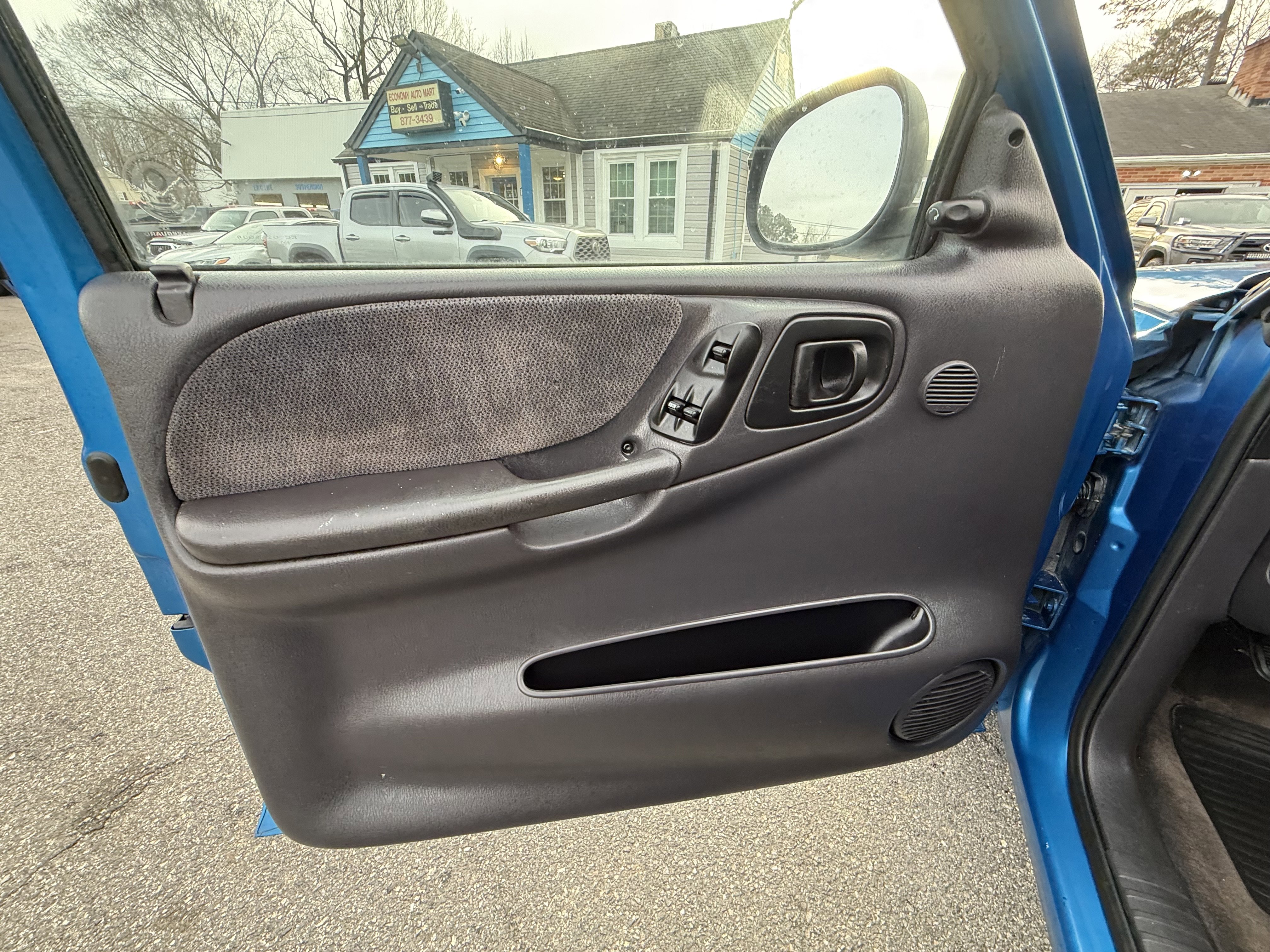 Used 2000 Dodge Dakota 2WD Club Cab image 14
