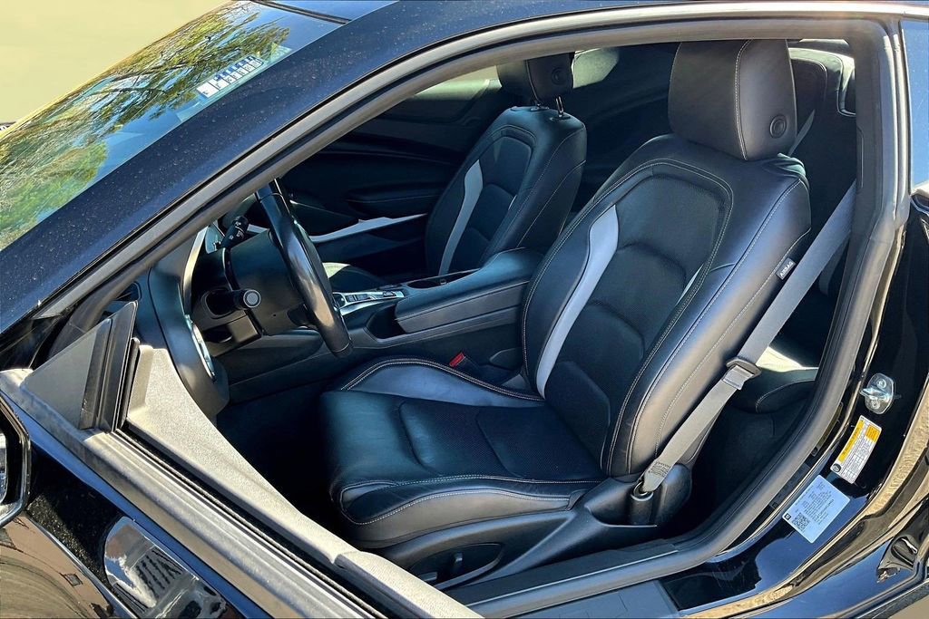 Used 2022 Chevrolet Camaro LT RWD image 21