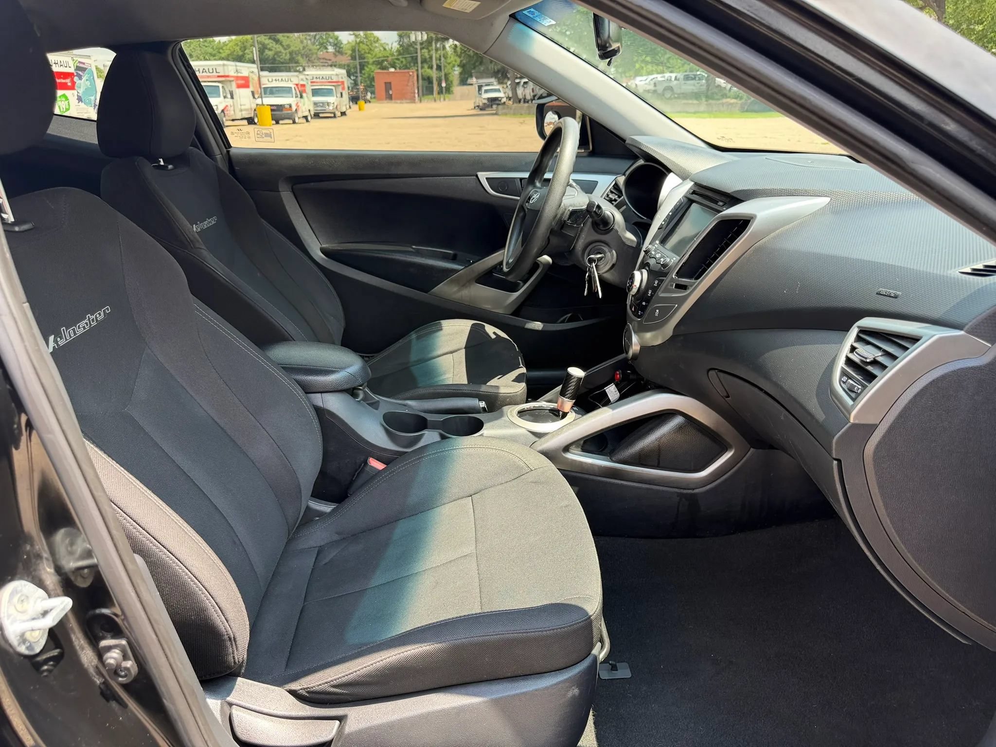 Used 2013 Hyundai Veloster FWD image 16