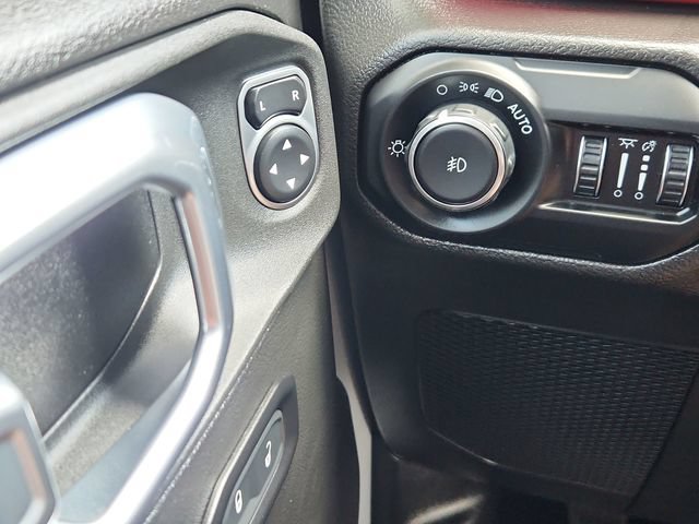 Used 2022 Jeep Wrangler Unlimited Rubicon w/ LED Lighting Group AWD/4WD image 38