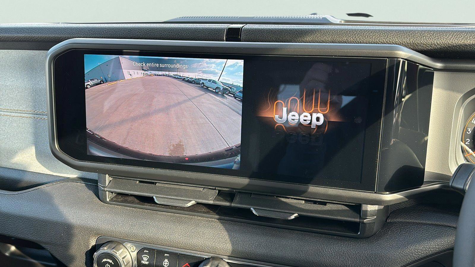 Used 2024 Jeep Wrangler Unlimited Sport w/ Convenience Group image 20