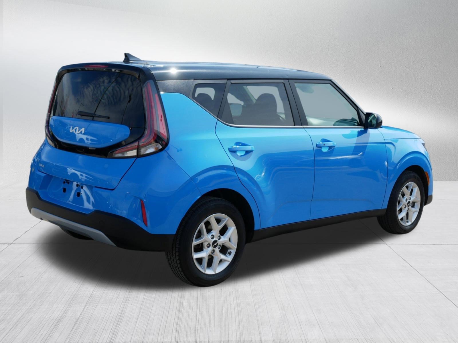 Certified 2023 Kia Soul S image 7