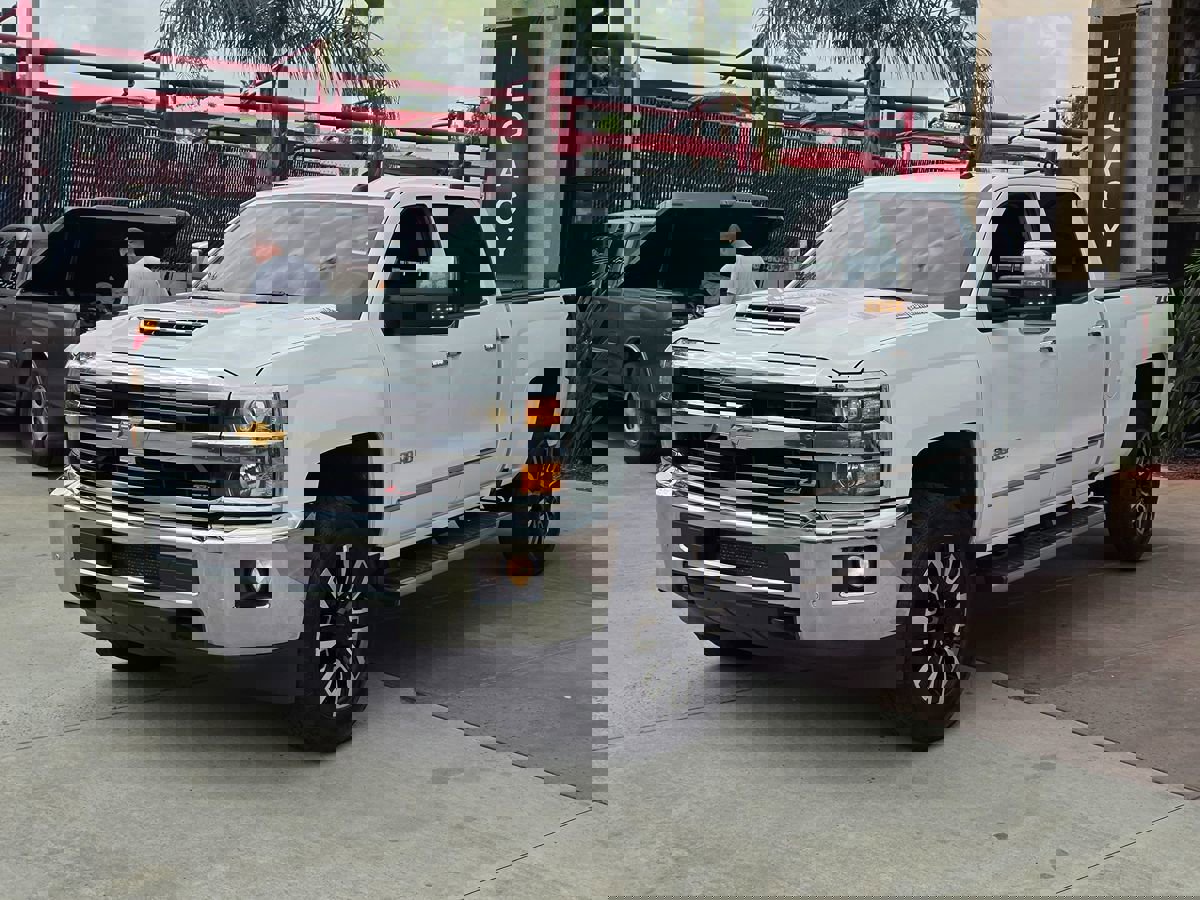 Used 2019 Chevrolet Silverado 3500 LTZ w/ Duramax Plus Package image 6