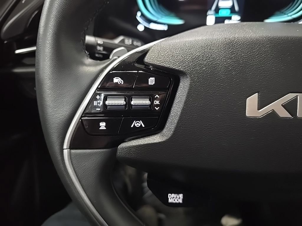 Used 2023 Kia Niro EX FWD image 19