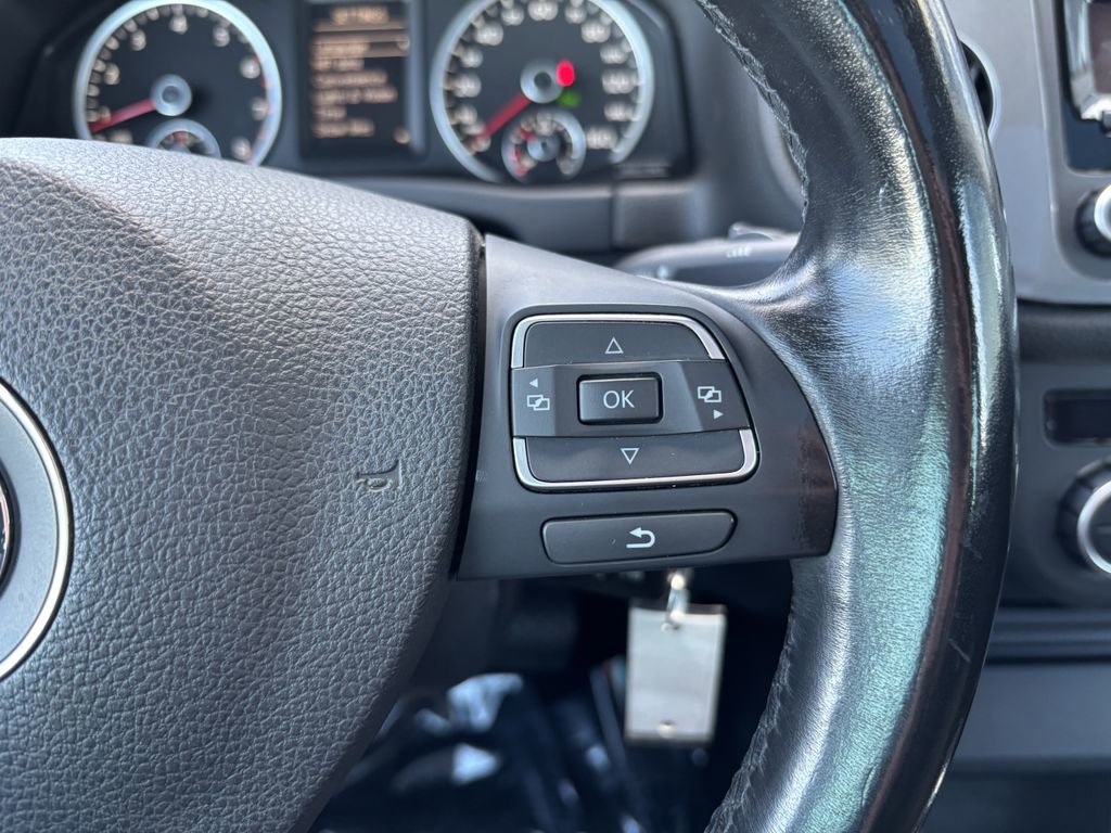 Used 2013 Volkswagen Tiguan S image 16