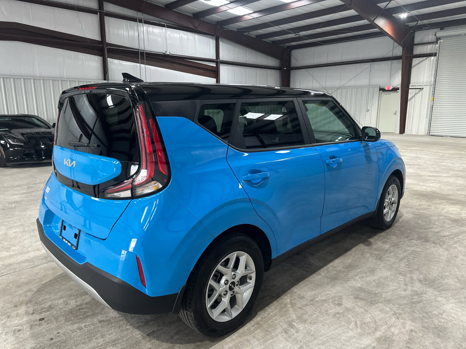 Used 2025 Kia Soul S FWD image 5