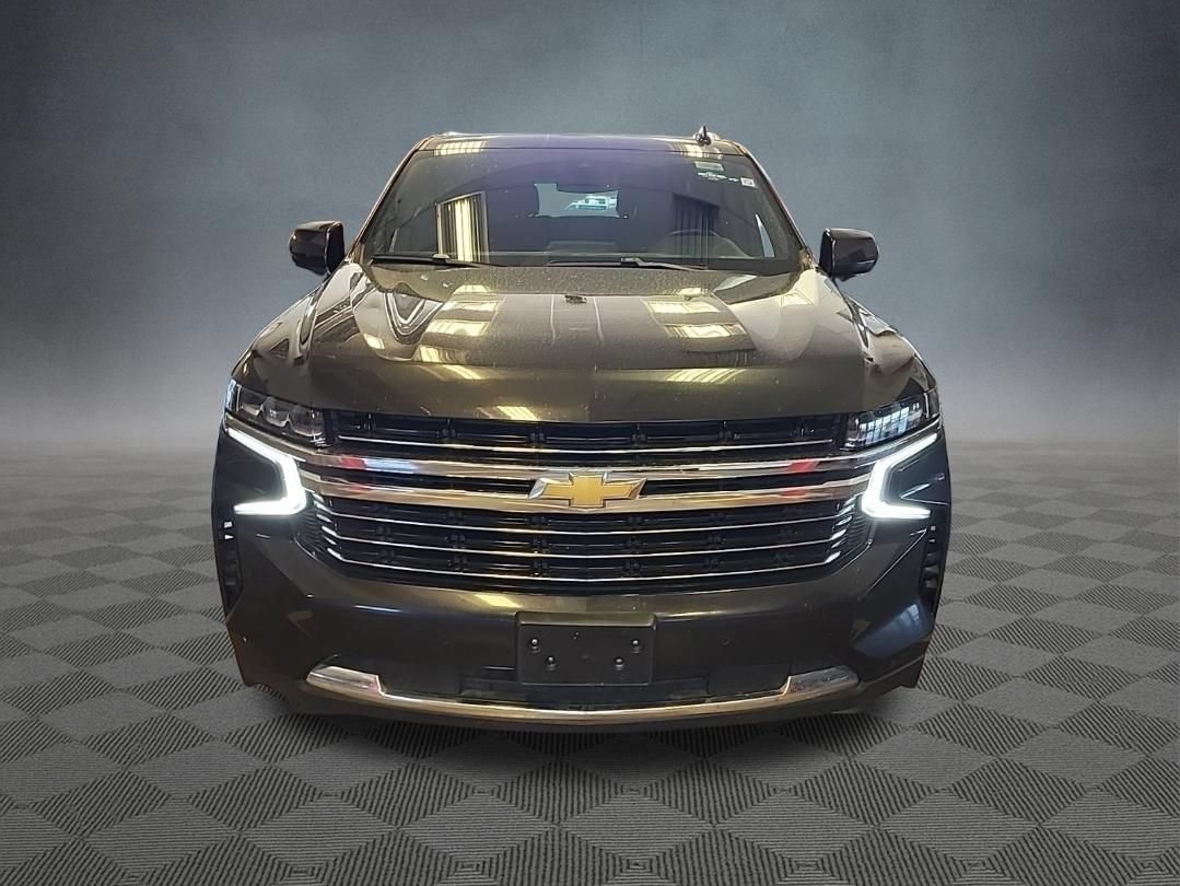 Used 2022 Chevrolet Suburban LT AWD/4WD image 2