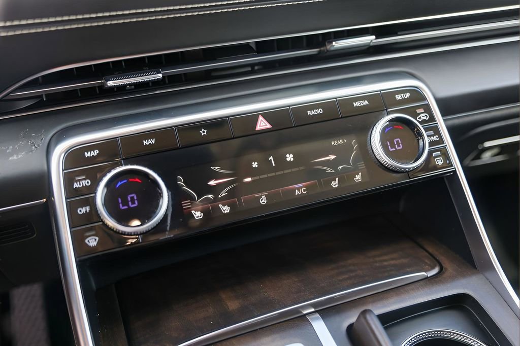 Used 2023 Genesis GV80 3.5T Prestige w/ Prestige Package image 18