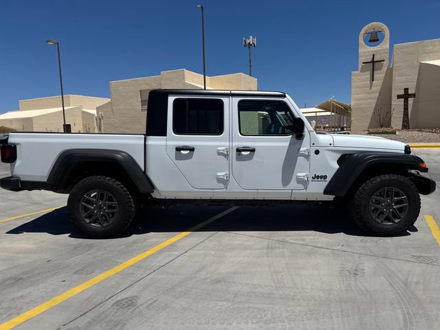 Used 2025 Jeep Gladiator Sport AWD/4WD image 6