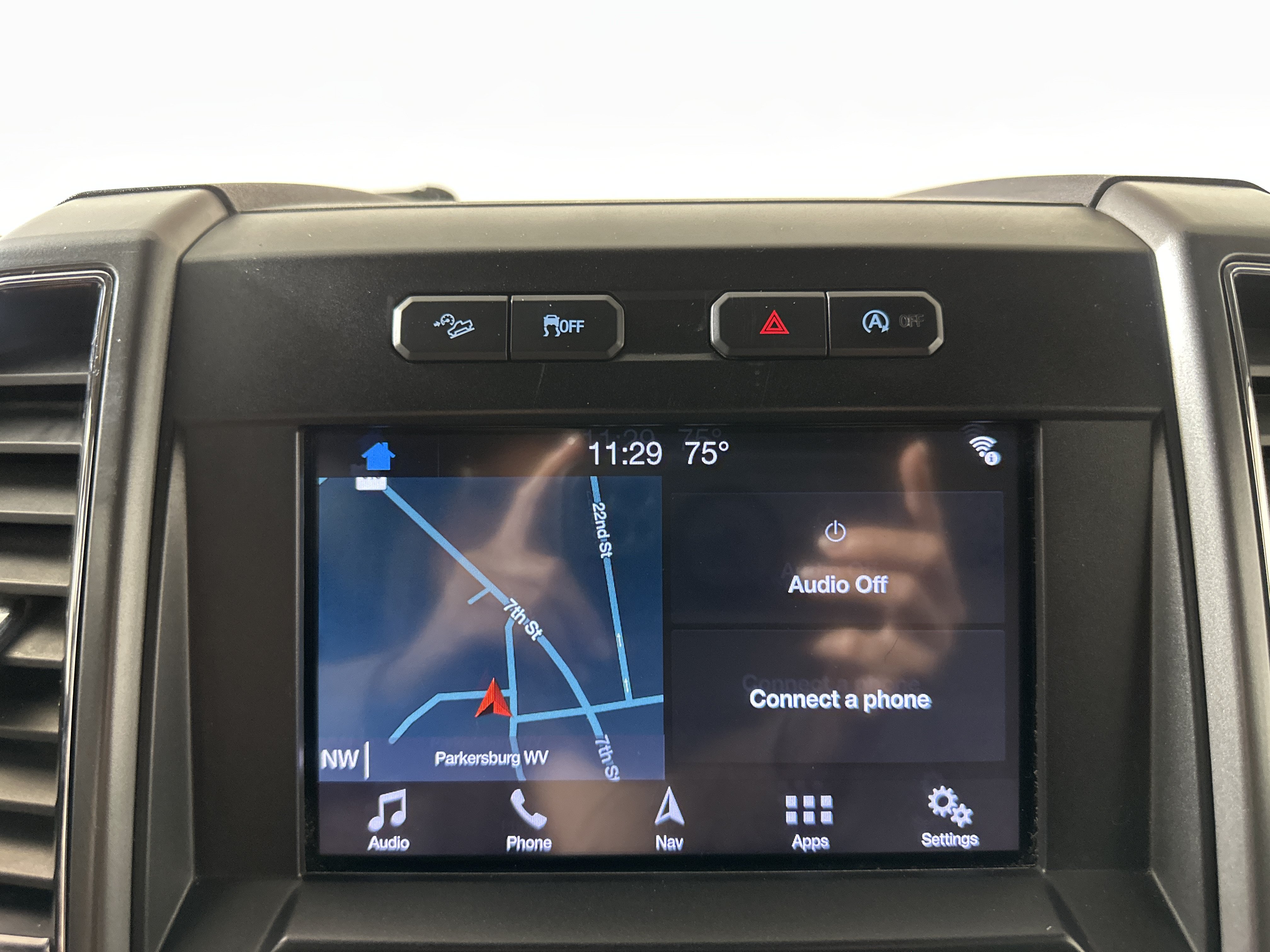 Used 2018 Ford F150 XLT w/ Equipment Group 302A Luxury AWD/4WD image 14