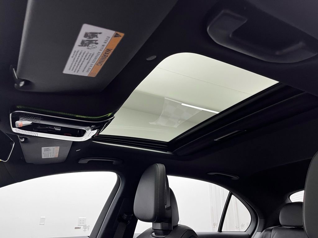 Used 2022 Mercedes-Benz C 300 4MATIC Sedan image 4