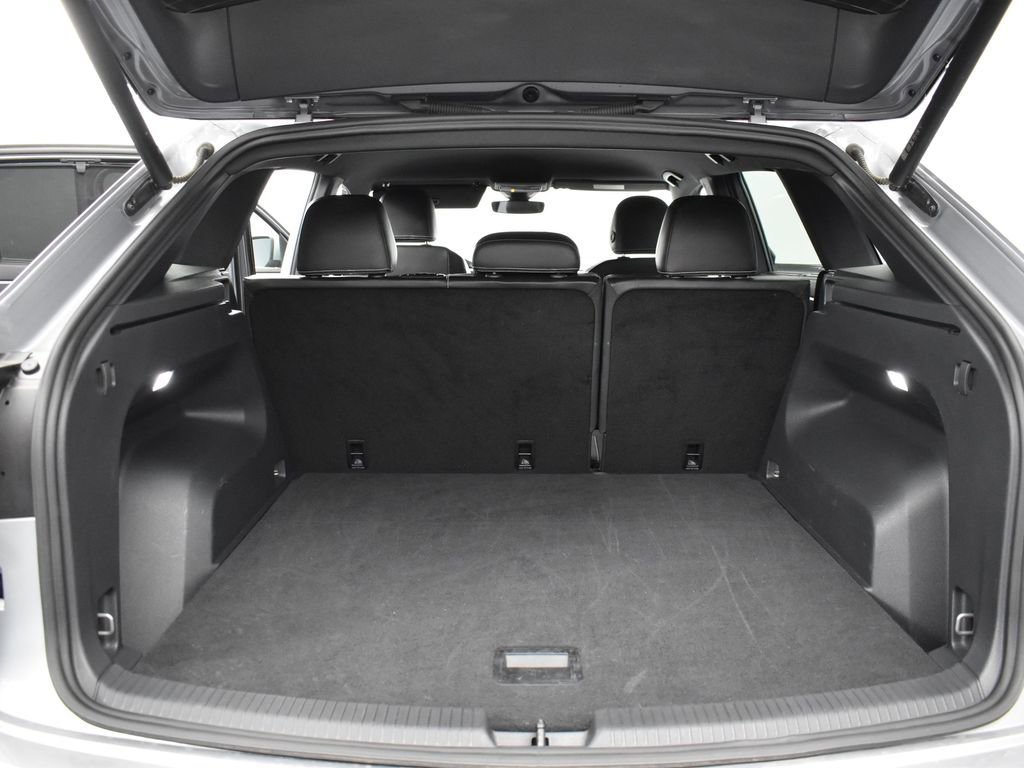 Used 2024 Volkswagen Atlas Cross Sport SE image 29