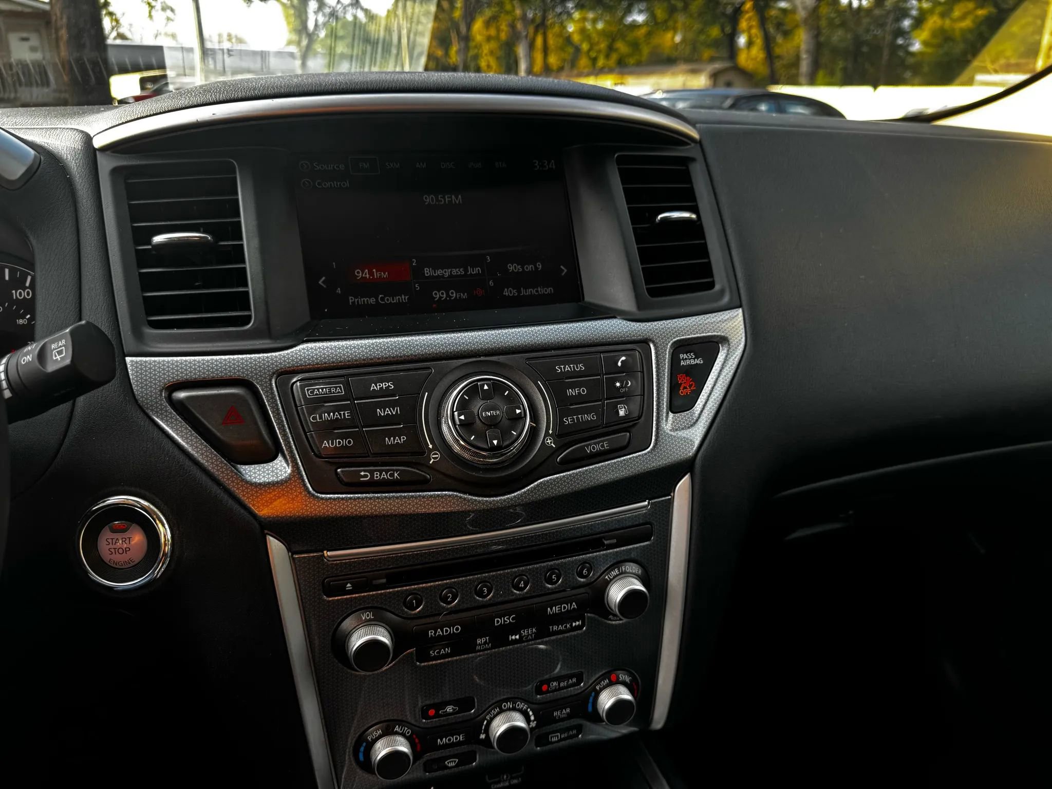 Used 2020 Nissan Pathfinder SL image 19