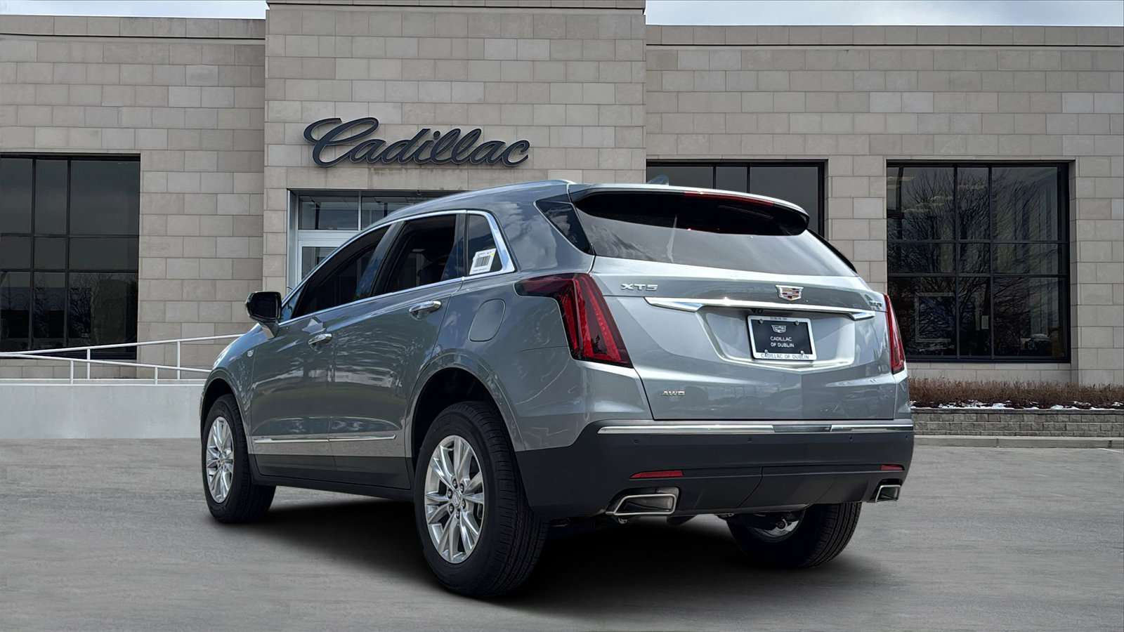 New 2026 Cadillac XT5 Luxury w/ LPO, Floor Liner Package AWD/4WD image 4