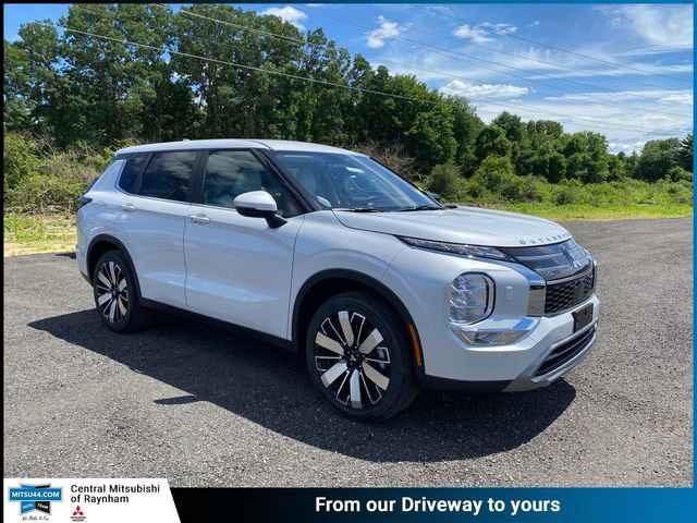 New 2025 Mitsubishi Outlander AWD image 1