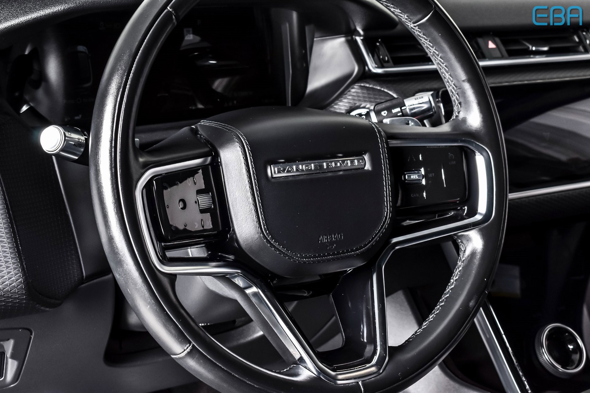 Used 2021 Land Rover Range Rover Velar R-Dynamic S image 18