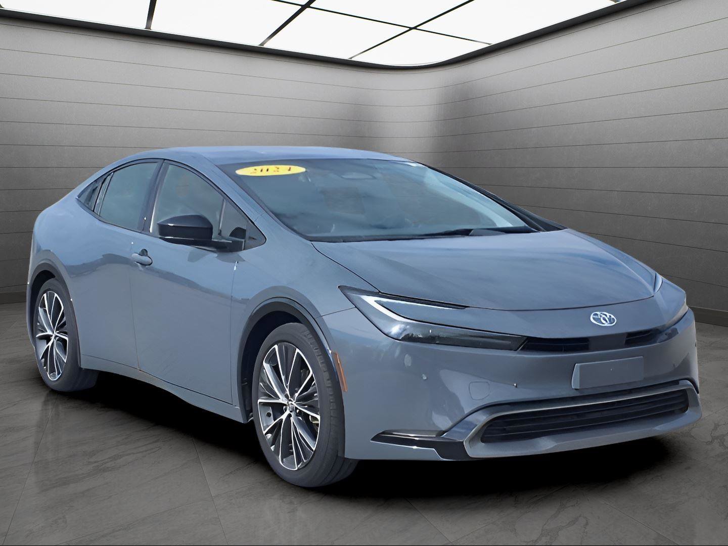 Used 2024 Toyota Prius XLE image 6