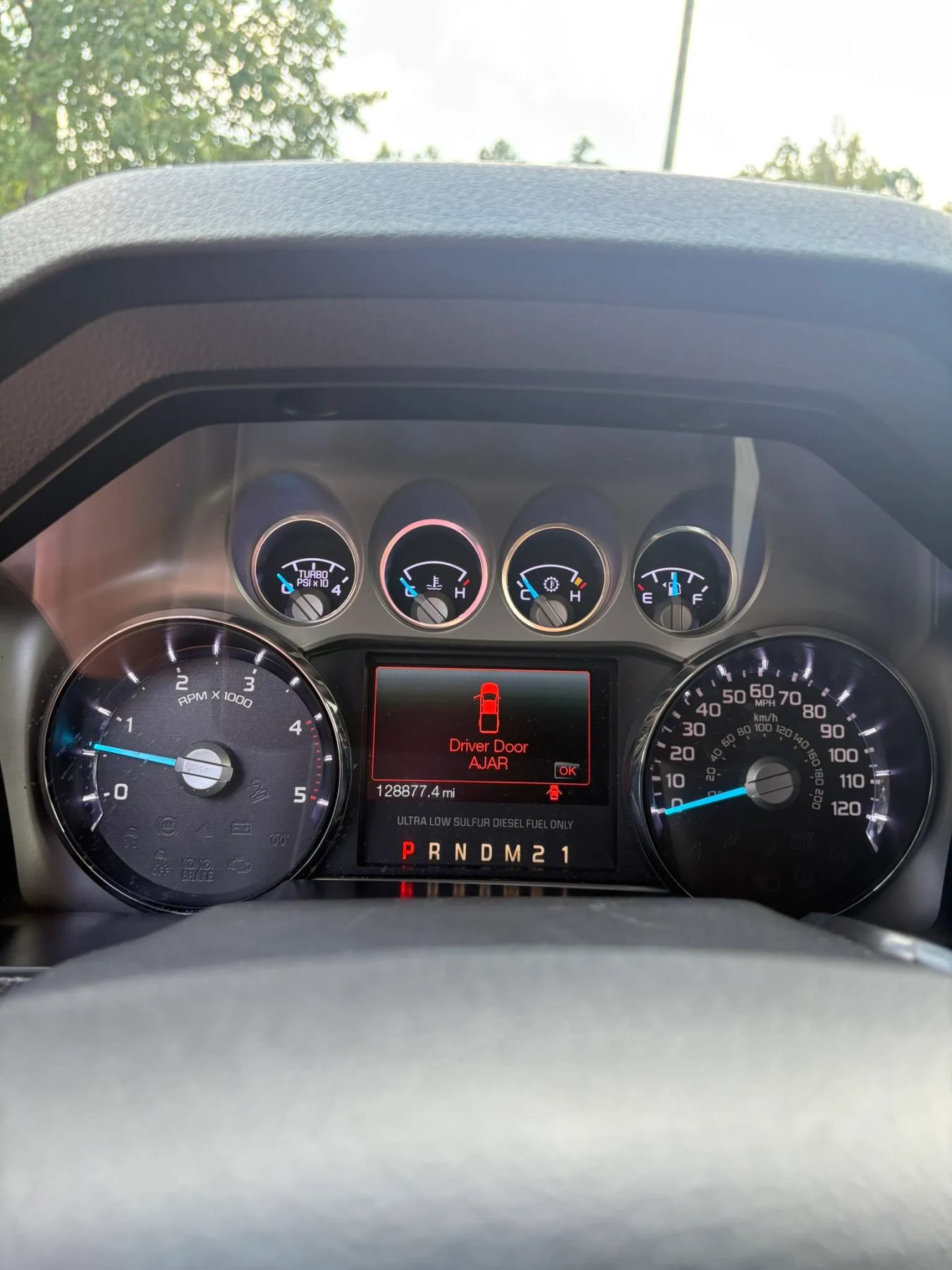 Used 2015 Ford F250 Lariat w/ Lariat Chrome Package AWD/4WD image 14