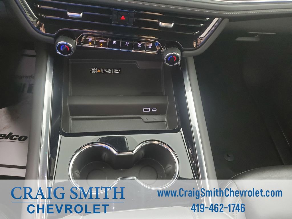 Used 2025 Chevrolet Suburban Z71 AWD/4WD image 35