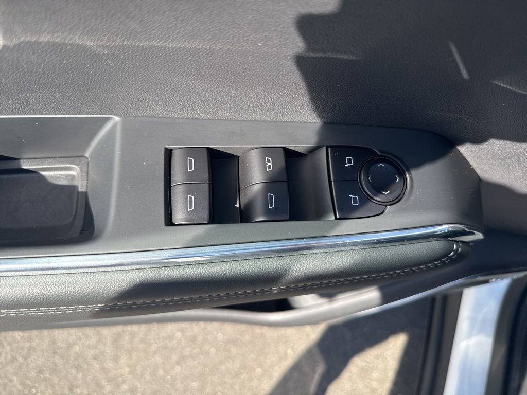 Used 2025 GMC Acadia Elevation FWD image 26