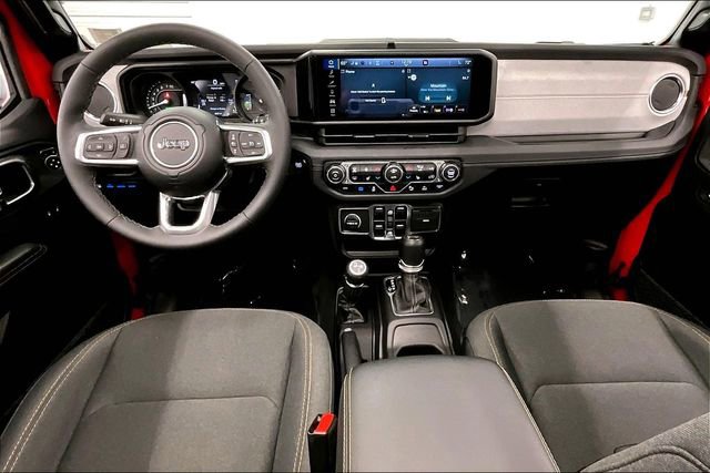 Used 2025 Jeep Wrangler Unlimited Sahara w/ Safety Group image 19