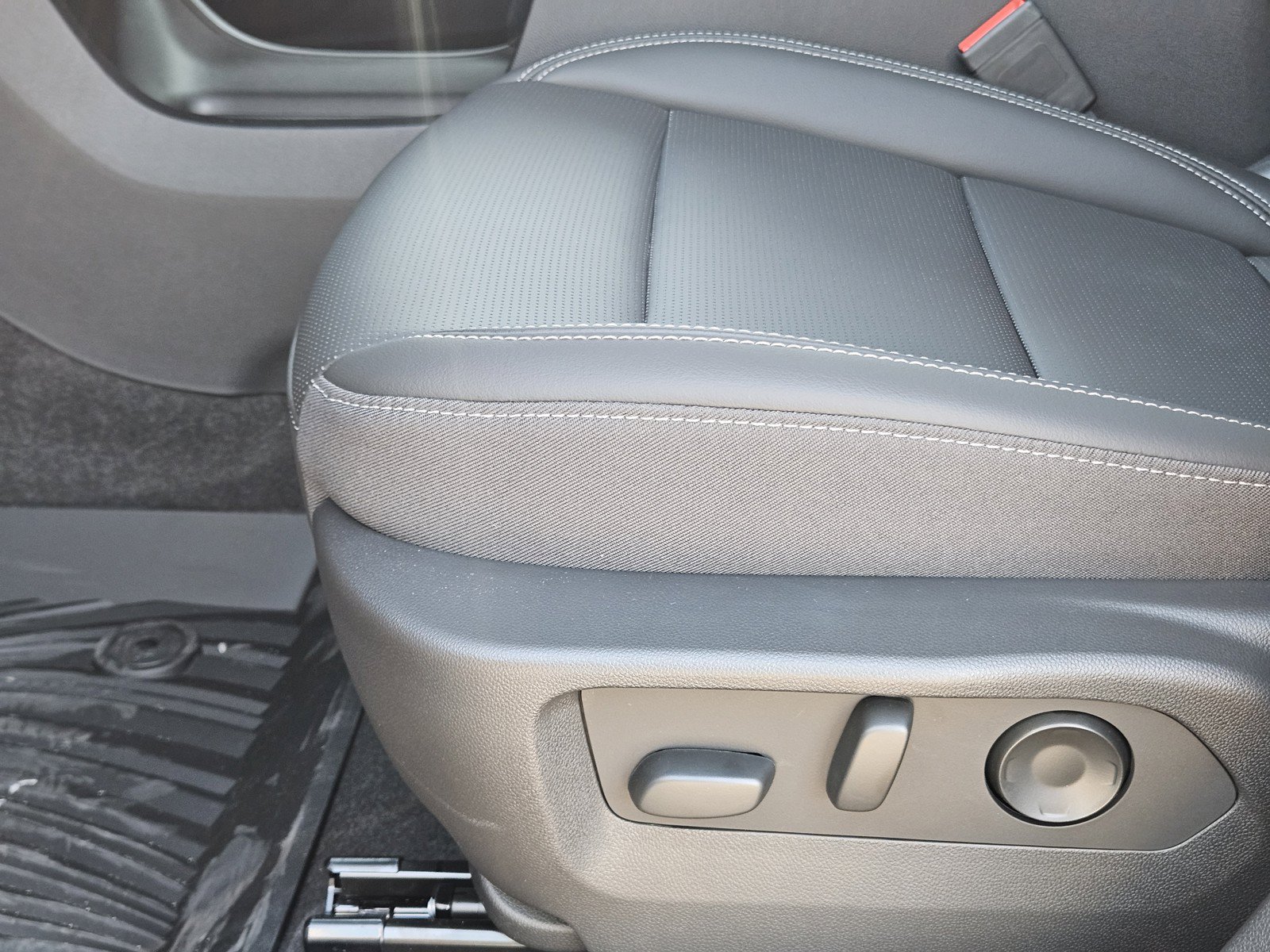 New 2026 Buick Envision Preferred AWD/4WD image 17