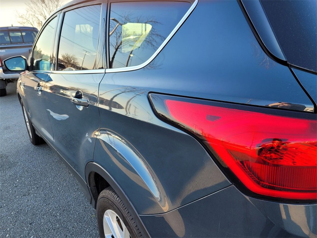 Used 2019 Ford Escape SE image 5