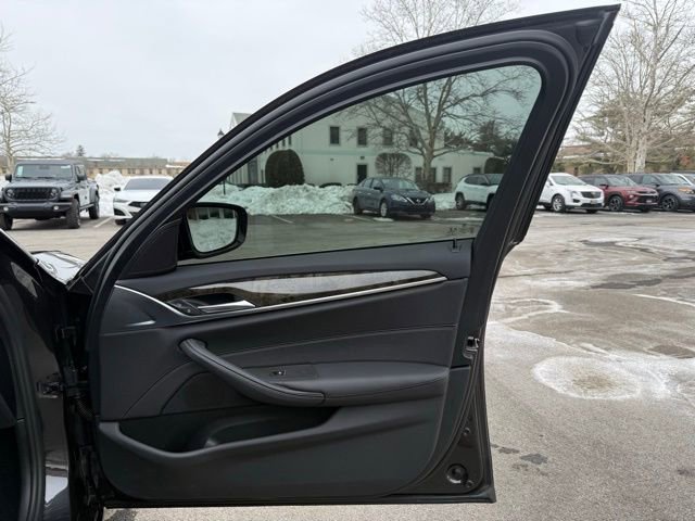 Used 2022 BMW 530i xDrive w/ Convenience Package image 32