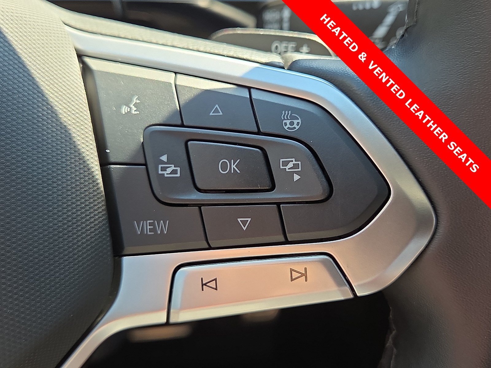 Used 2025 Volkswagen Atlas Peak Edition SE AWD/4WD image 22