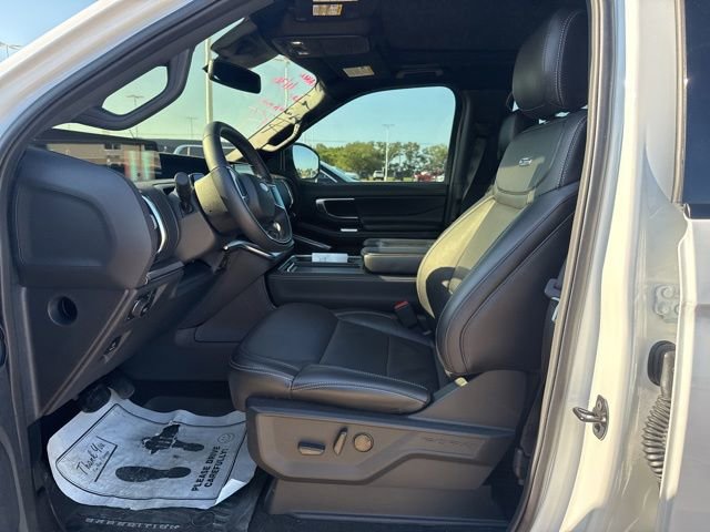 Used 2025 Ford Expedition Max Platinum w/ Stealth Performance Package AWD/4WD image 10