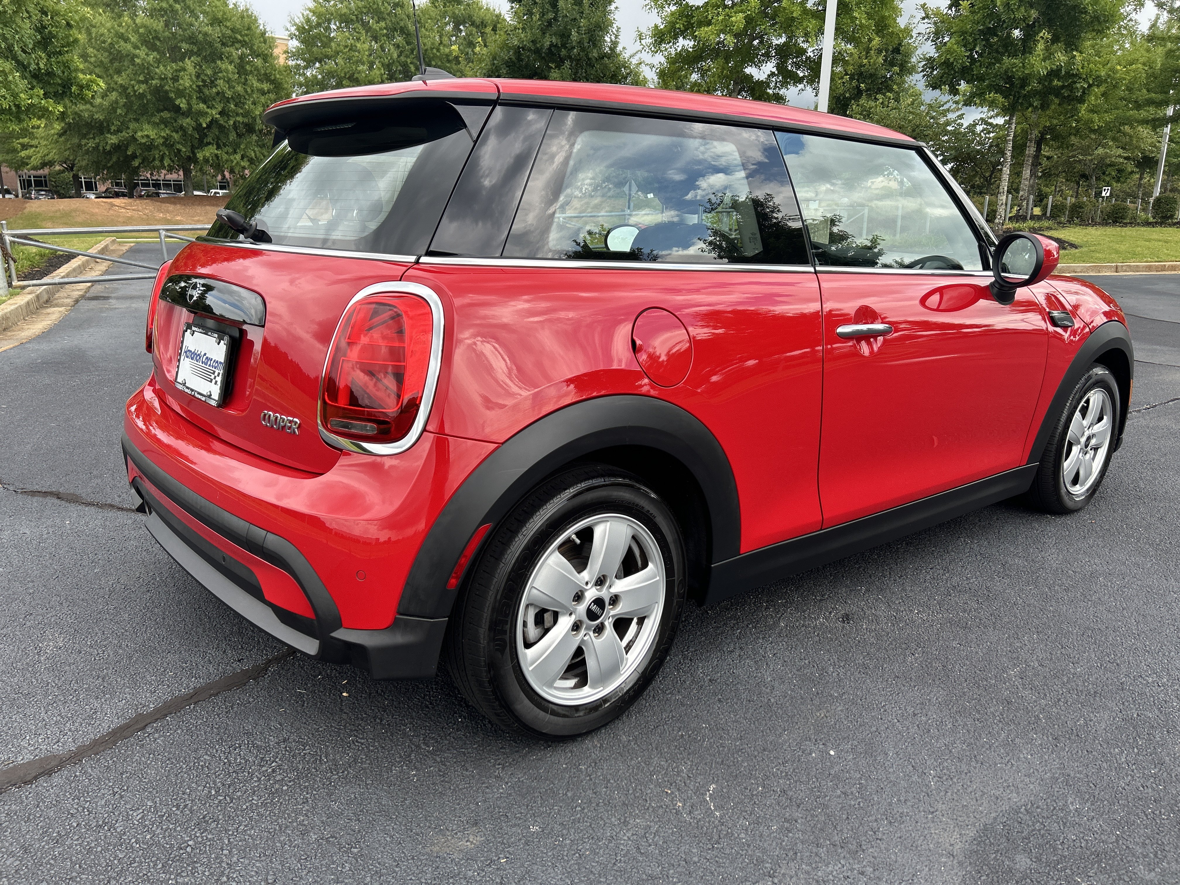 Used 2024 MINI Cooper 2-Door Hardtop FWD image 9