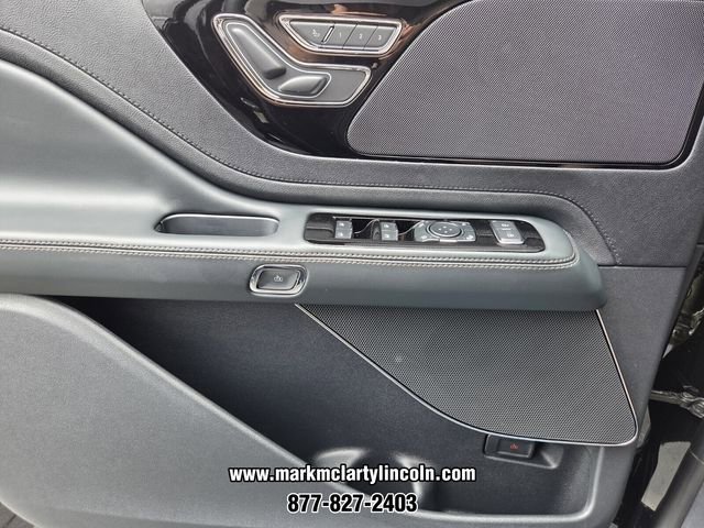 New 2026 Lincoln Aviator AWD w/ Jet Appearance Package image 26