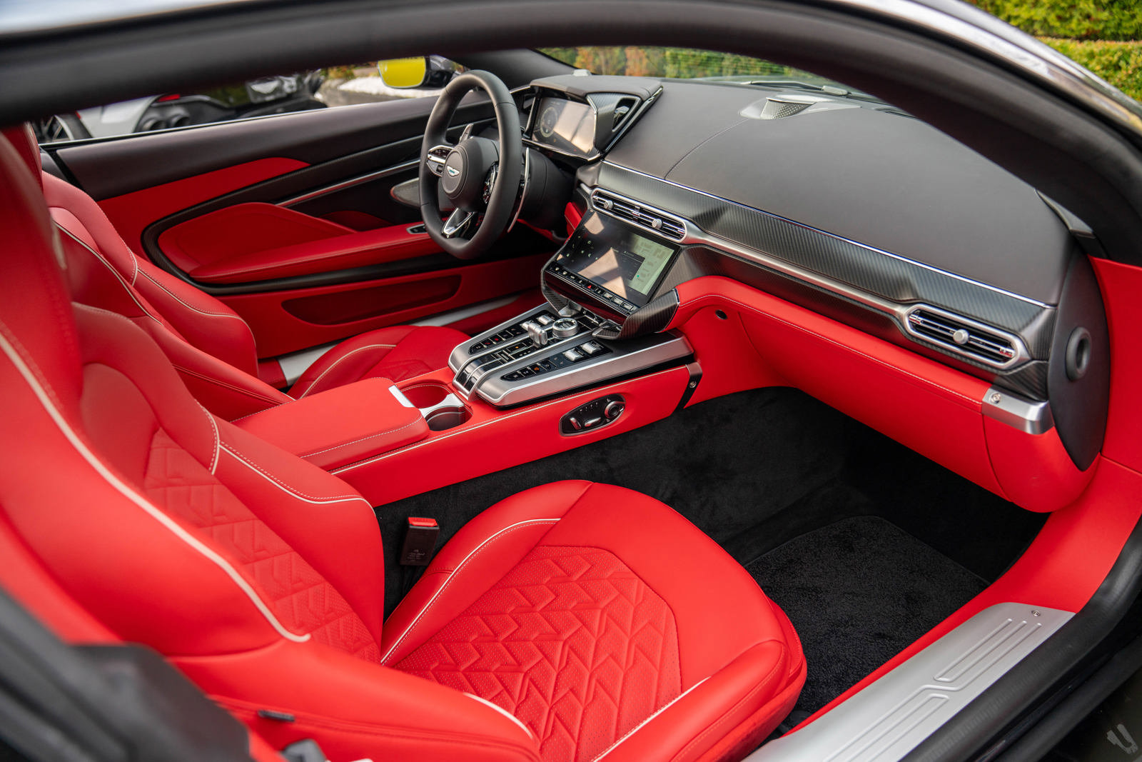 New 2025 Aston Martin Vanquish image 25