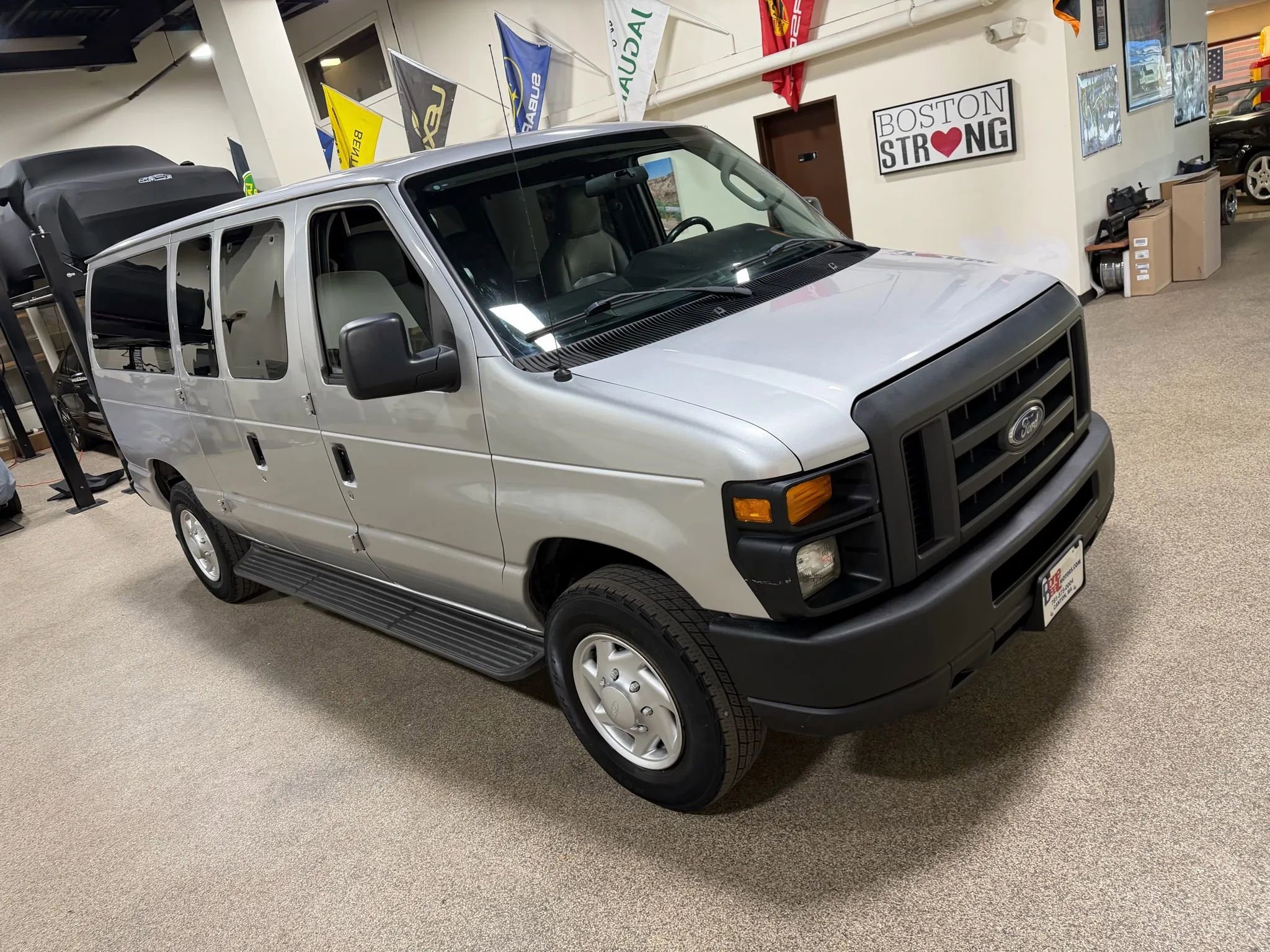 Used 2014 Ford E-250 and Econoline 250 w/ Power Group image 13