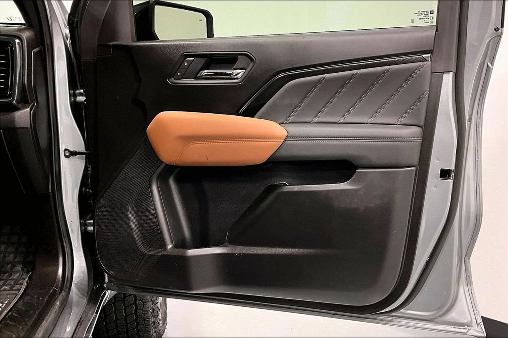 Used 2025 GMC Canyon AT4 w/ Technology Plus Package image 23