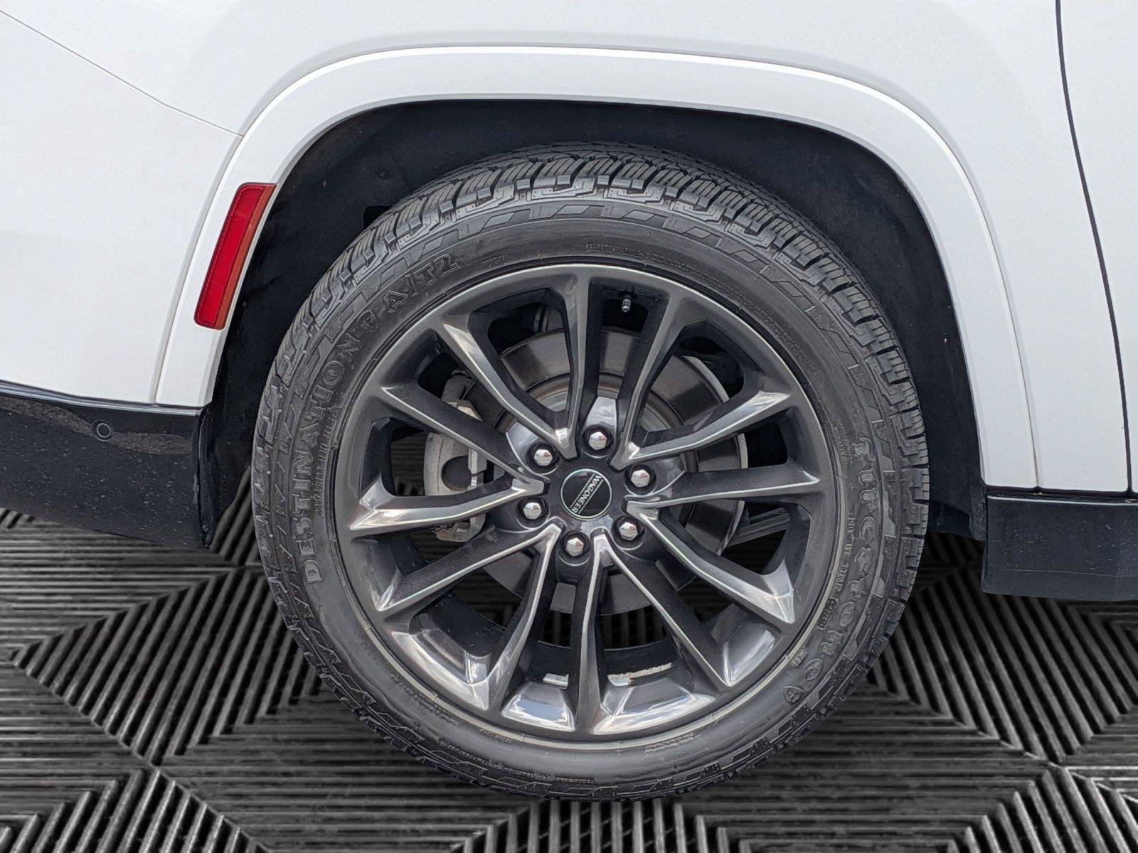 Certified 2024 Jeep Grand Wagoneer L Series III w/ Quick Order Packagew 28T AWD/4WD image 9
