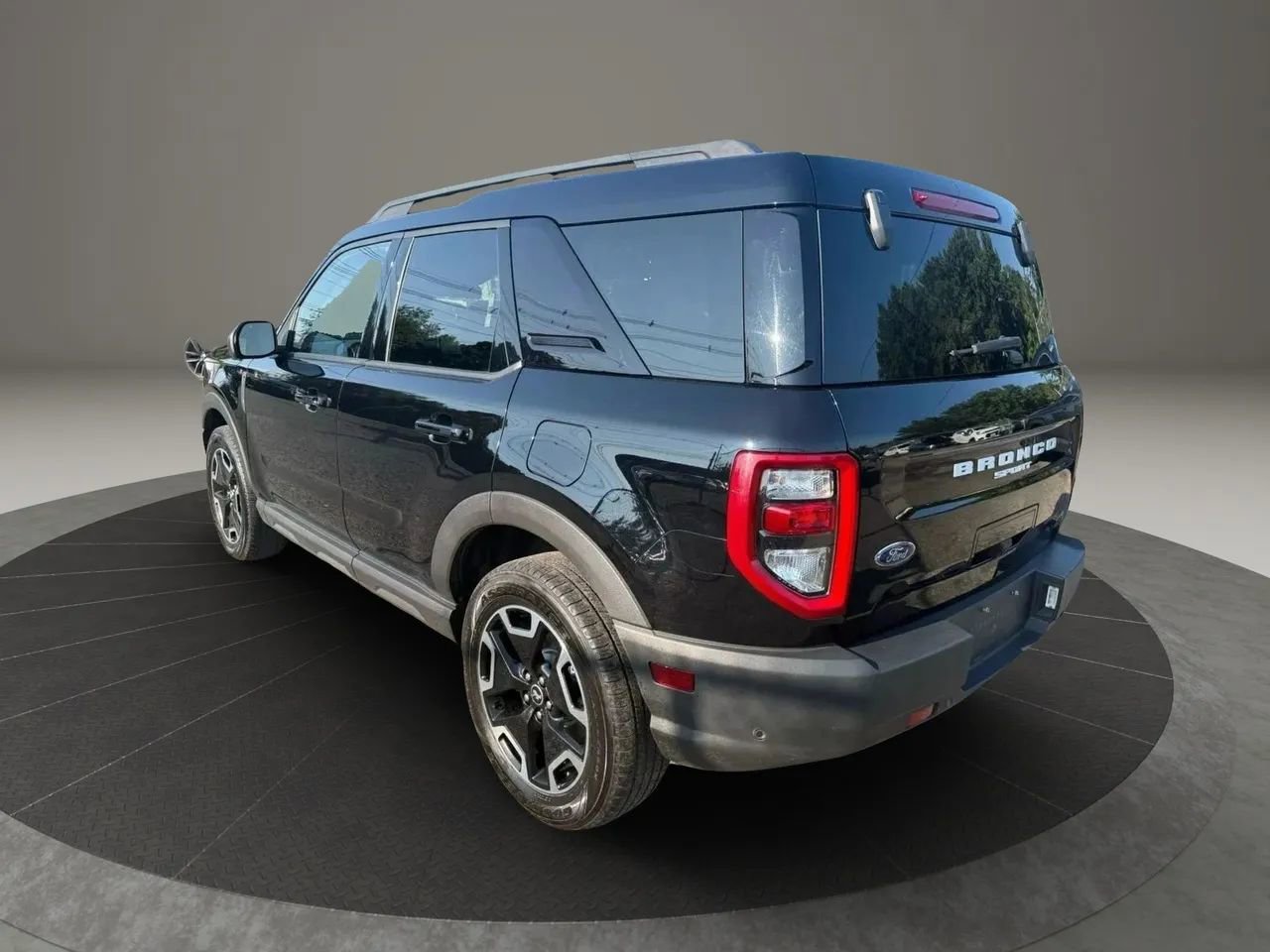 Used 2021 Ford Bronco Sport Outer Banks w/ Outer Banks Package image 7