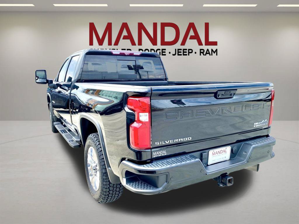 Used 2023 Chevrolet Silverado 2500 High Country w/ Technology Package AWD/4WD image 8