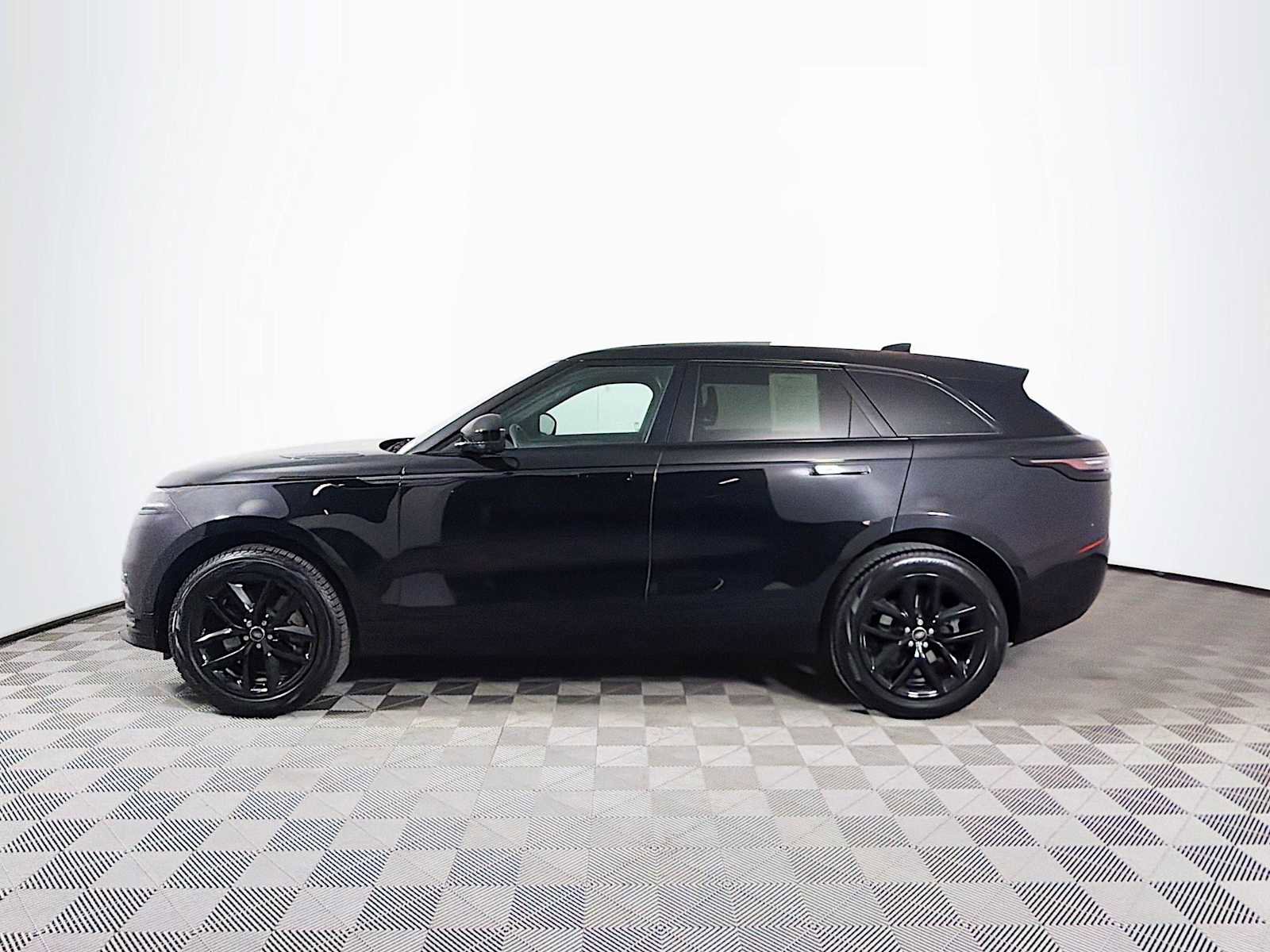 Used 2026 Land Rover Range Rover Velar Dynamic SE AWD/4WD image 8