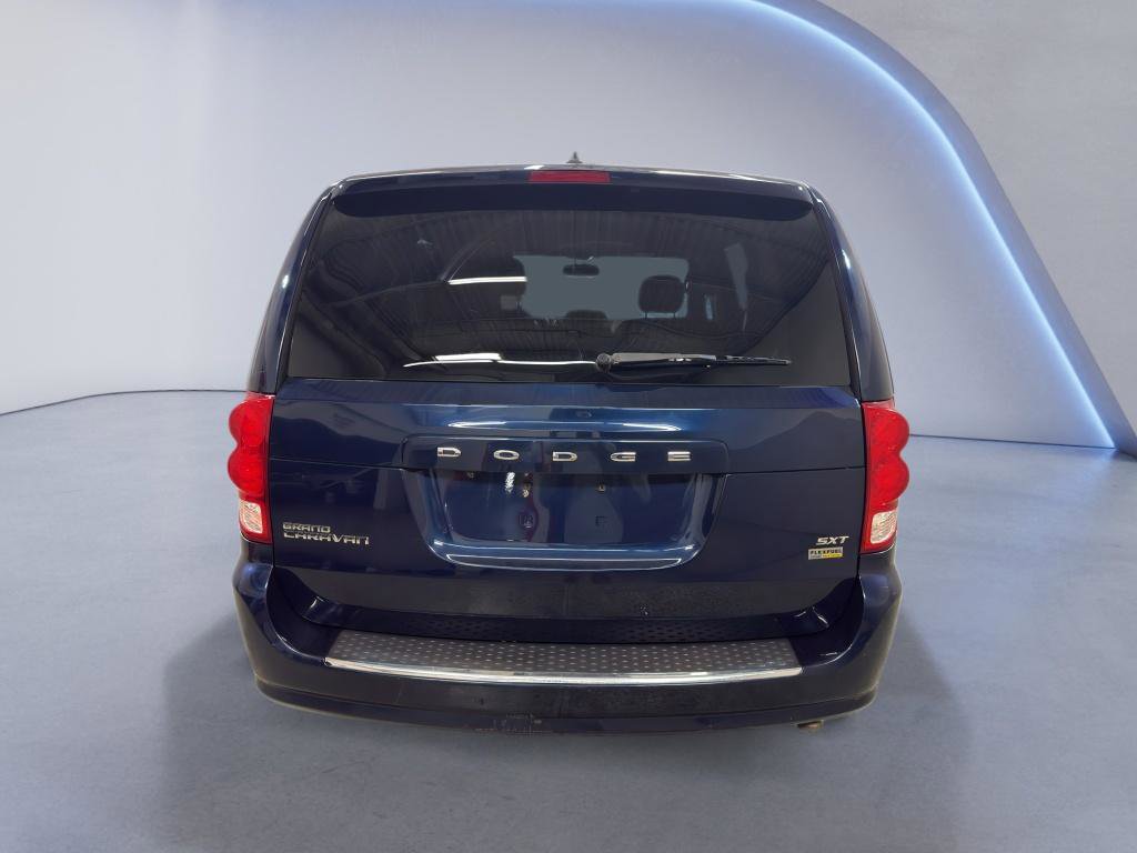 Used 2017 Dodge Grand Caravan SXT FWD image 5