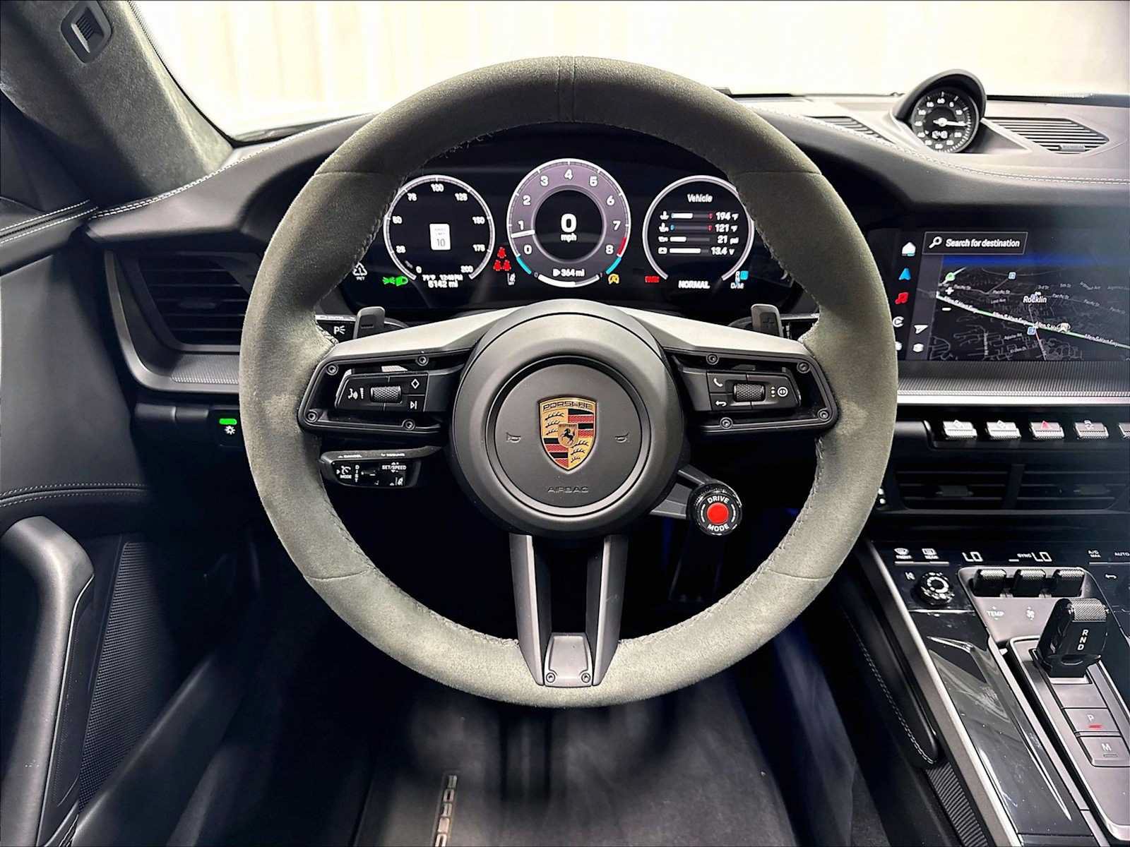 Used 2025 Porsche 911 Carrera RWD image 18