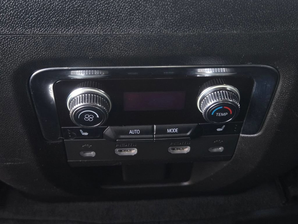 Used 2021 GMC Yukon AT4 w/ AT4 Premium Plus Package AWD/4WD image 9