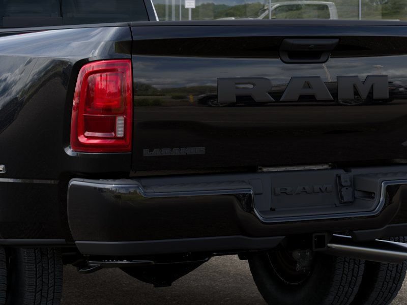 New 2026 RAM 3500 Laramie AWD/4WD image 13