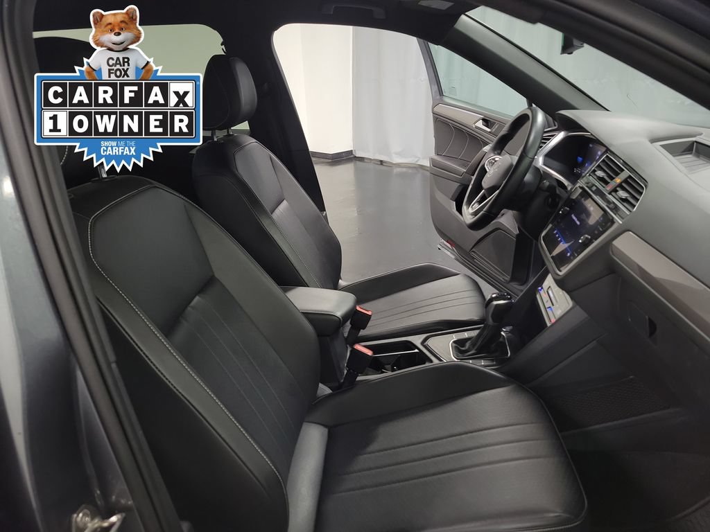 Used 2022 Volkswagen Tiguan SE R-Line FWD image 30