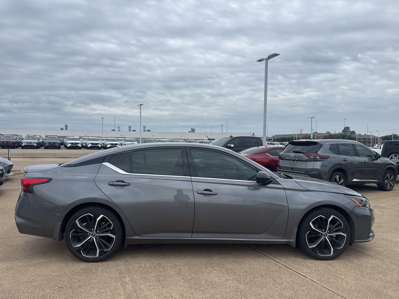 Certified 2024 Nissan Altima 2.5 SR FWD image 21