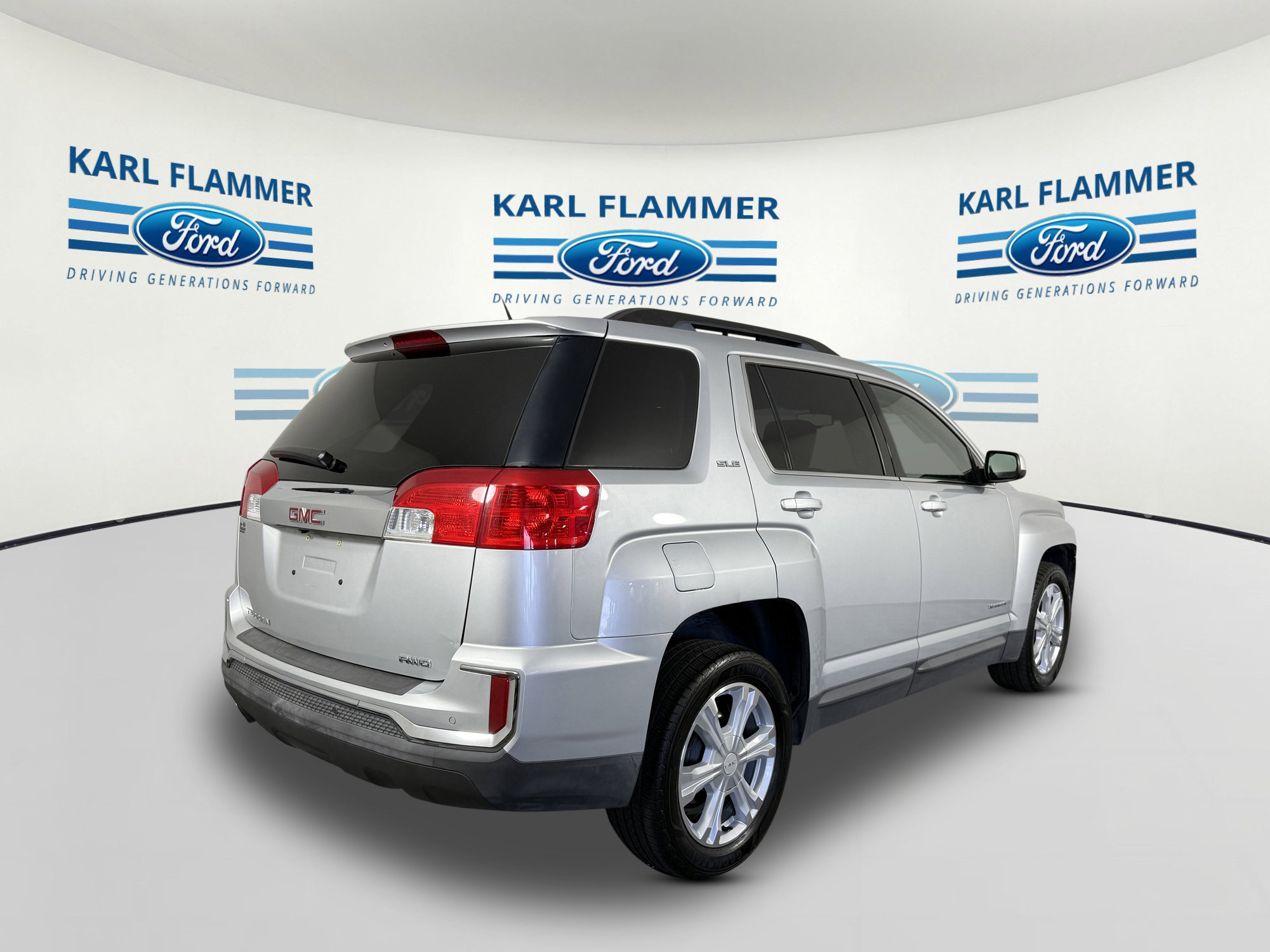 Used 2017 GMC Terrain SLE w/ Technology Package image 3