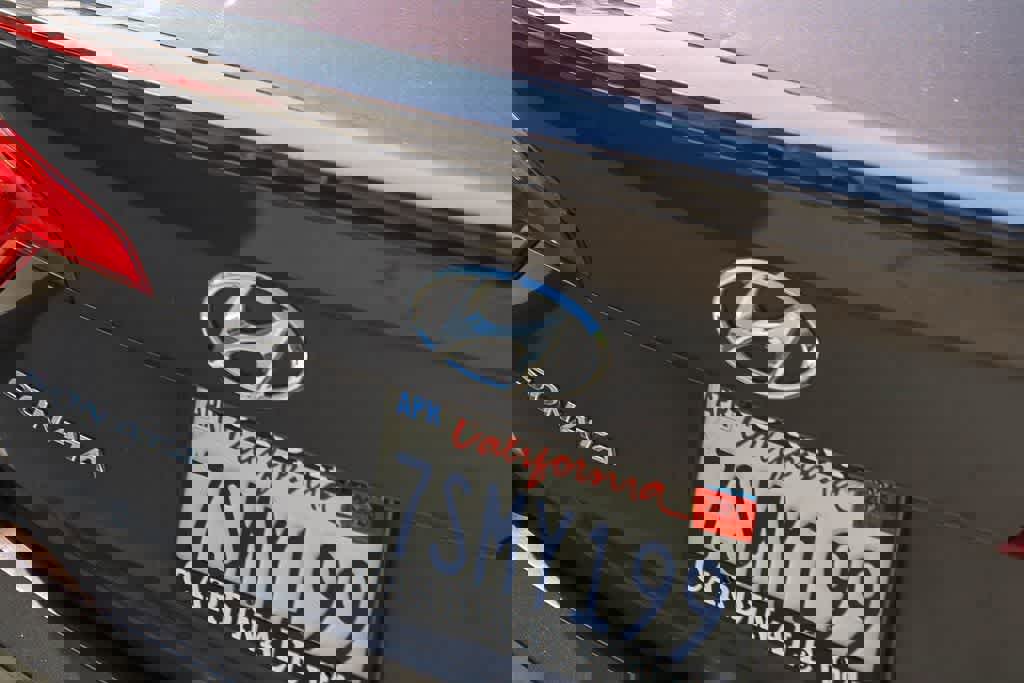 Used 2016 Hyundai Sonata Sport w/ Option Group 1V image 11