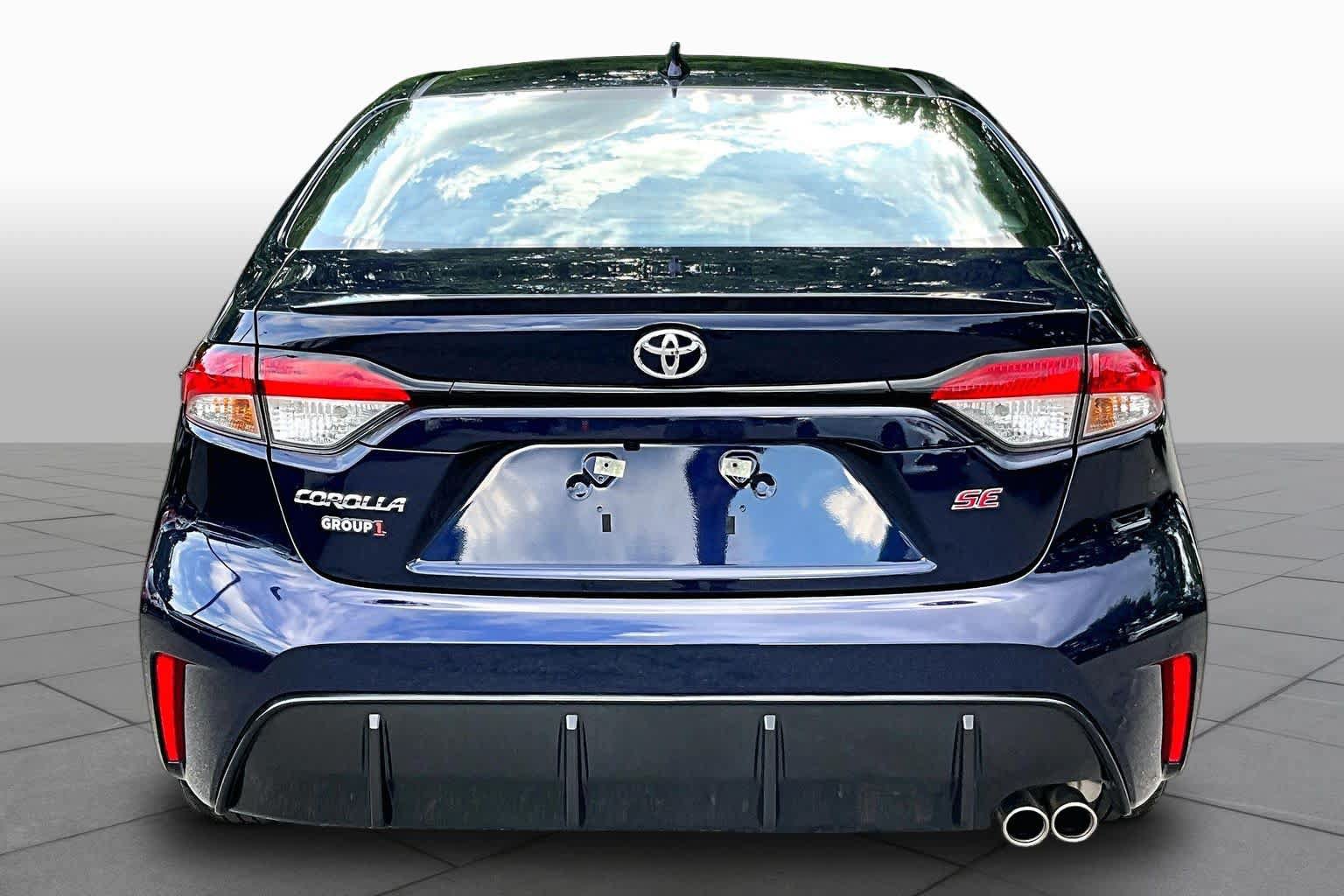 Certified 2025 Toyota Corolla SE w/ SE Premium Package FWD image 5